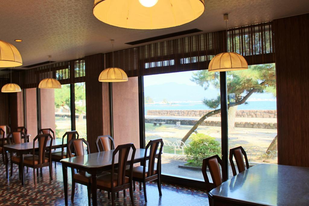 Miyajima Seaside Hotel Хацукаити Экстерьер фото