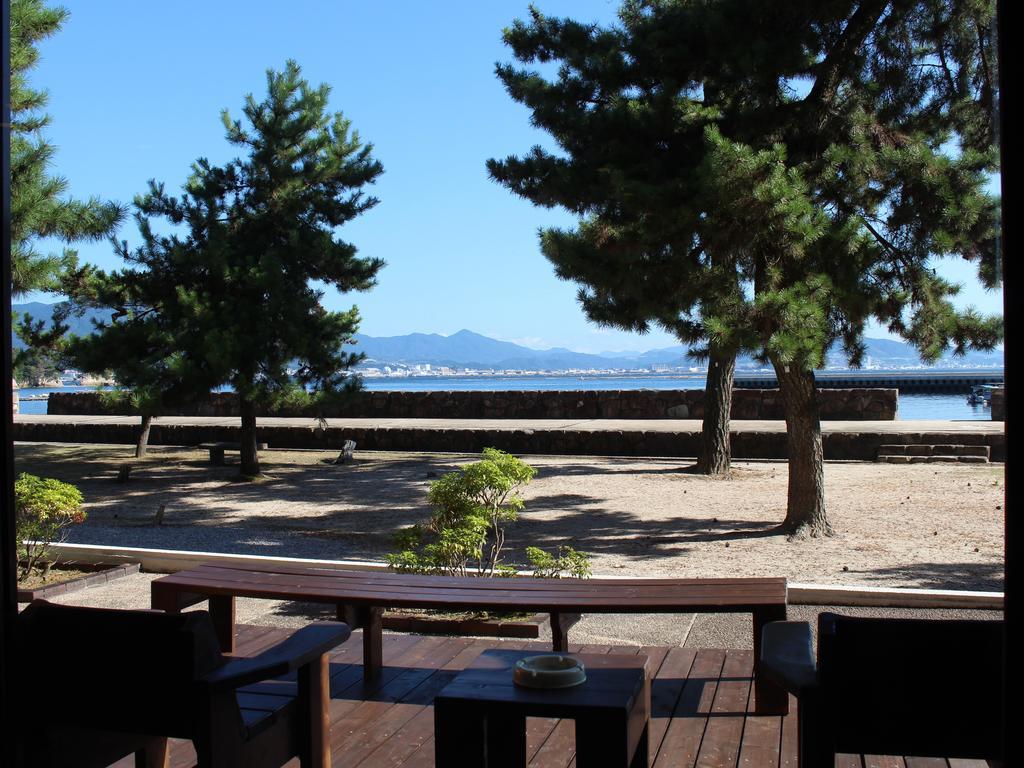 Miyajima Seaside Hotel Хацукаити Экстерьер фото