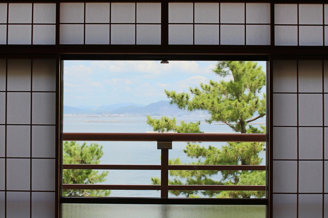 Miyajima Seaside Hotel Хацукаити Экстерьер фото