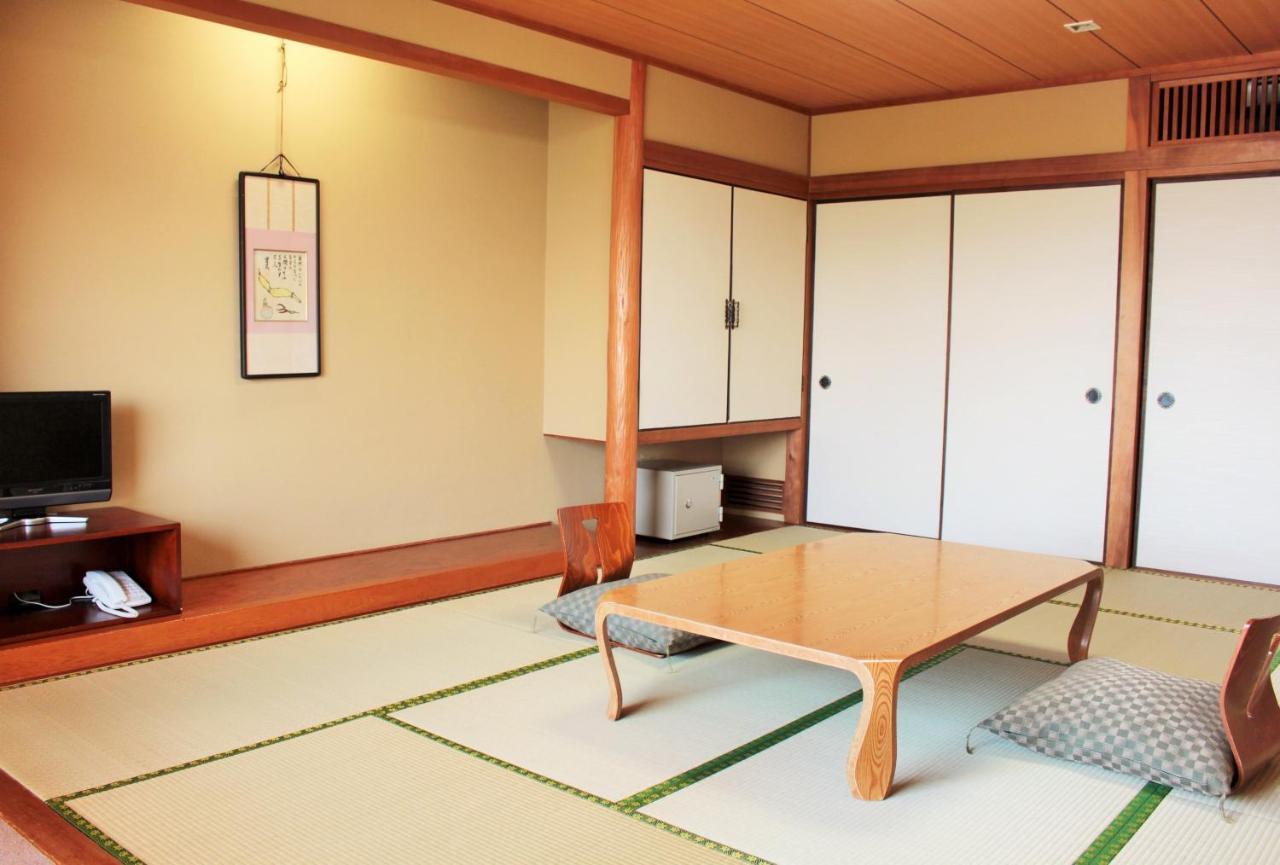 Miyajima Seaside Hotel Хацукаити Экстерьер фото